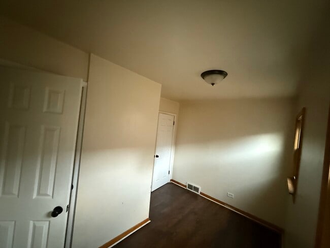 Building Photo - 5235 Long Ave