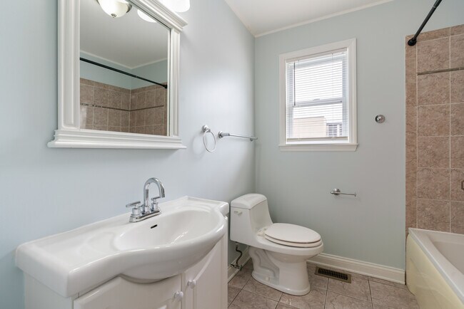 Building Photo - 5037 W 30th St