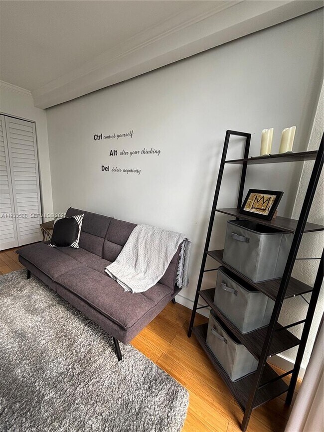 Building Photo - 600 NE 36th St