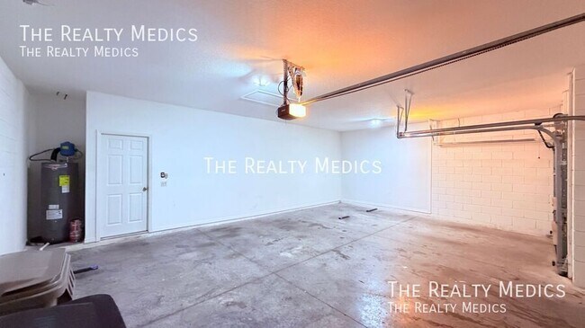 Building Photo - 4067 Knott Dr