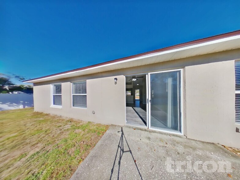 Building Photo - 15201 Margaux Dr