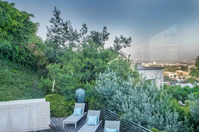 Master Bedroom with View - 1440 N Kings Rd