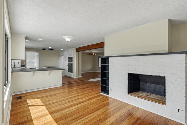 Building Photo - 4 bed, 2 bath single-level home in quiet West Salem neighborhood!