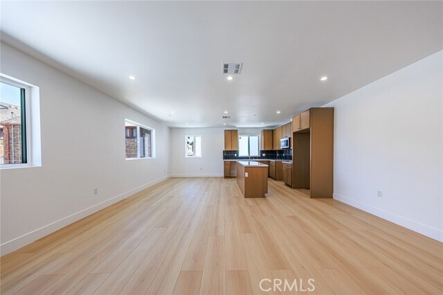 Building Photo - 1261 S Longwood Ave