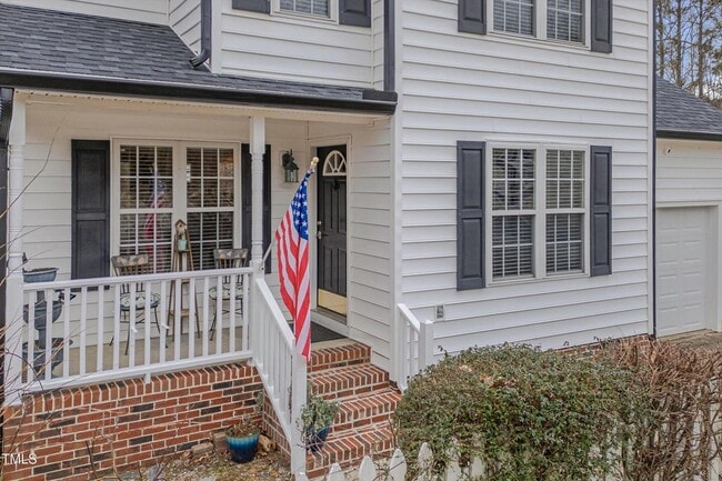 Building Photo - Great 3 Bedroom Home on Cul-de-Sac Lot with Garage & Screened Porch