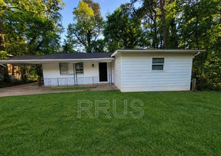 Building Photo - 2176 Lilac Ln