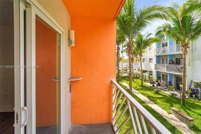 Building Photo - 4325 NW S Tamiami Canal Dr