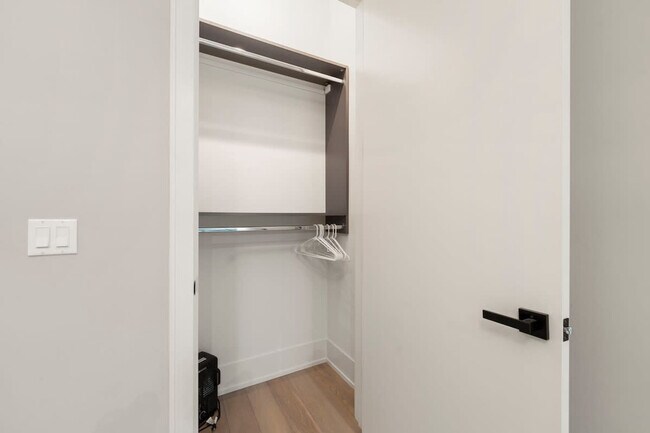 Building Photo - 318 W Grand Ave