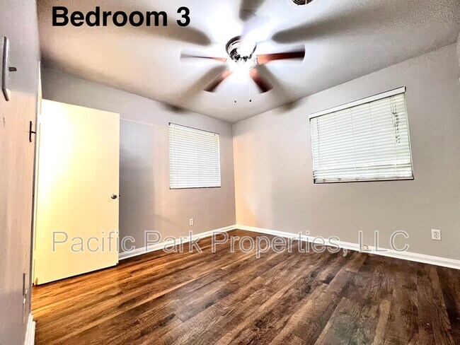 Building Photo - 3312 Little John Dr