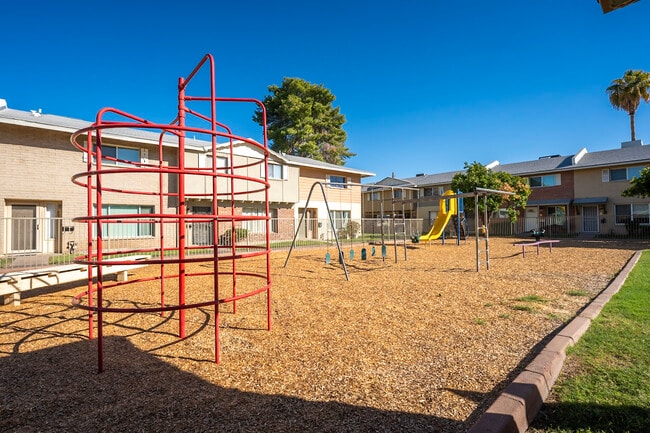 Building Photo - 12 E Hermosa Dr