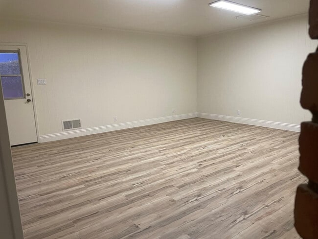 Building Photo - 531 E Laguna Dr