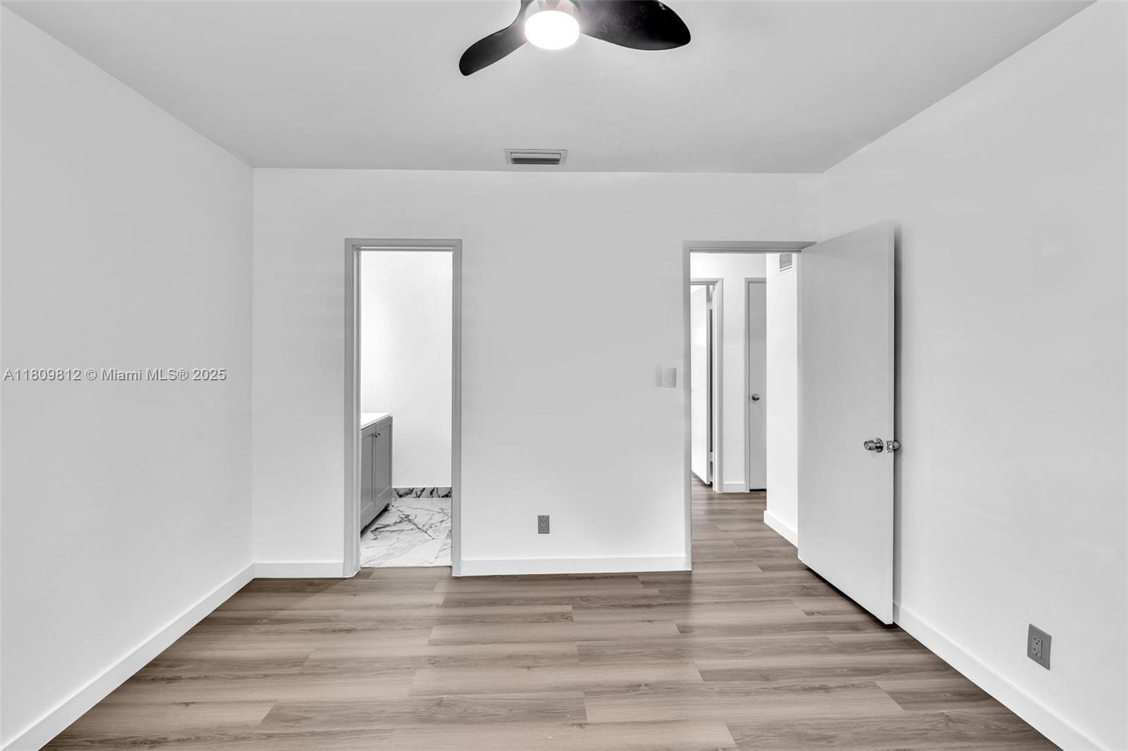 Building Photo - 418 S 57th Way