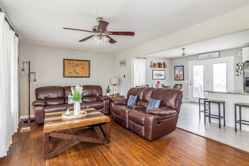 Building Photo - 204 Edgewater Dr