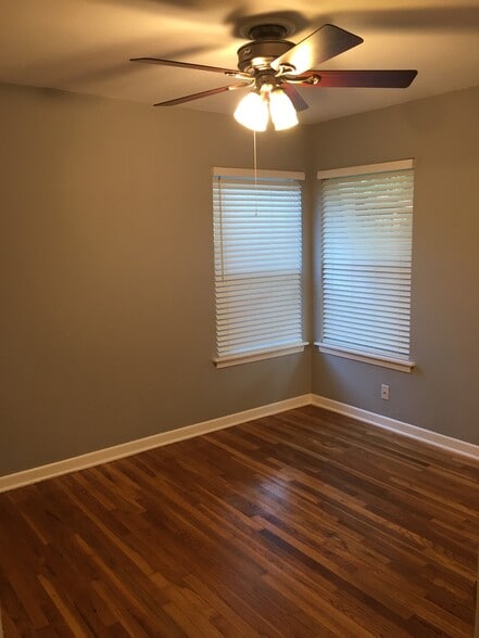 Master bedroom - 230 Middlebury Dr.