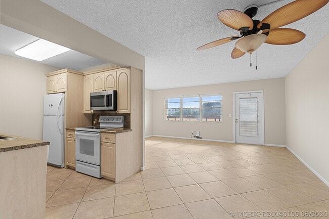 Building Photo - 3013 Wolverton E