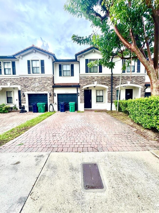 Building Photo - 4260 SW 164th Ct