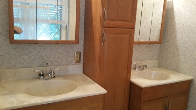 Building Photo - 30 Ferenvilla Dr