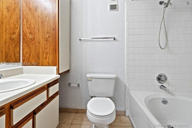 Building Photo - 10670 SW 156th Pl