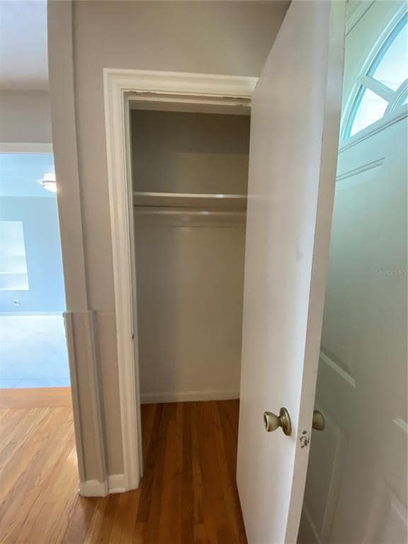 Building Photo - 1044 N Bumby Ave