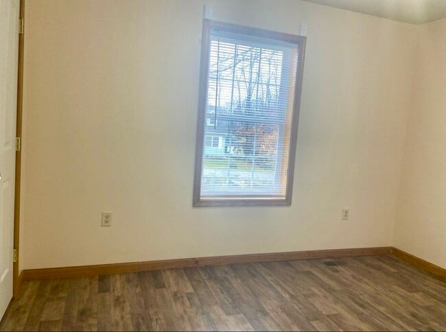 Building Photo - 8057 Red Squirrel Dr