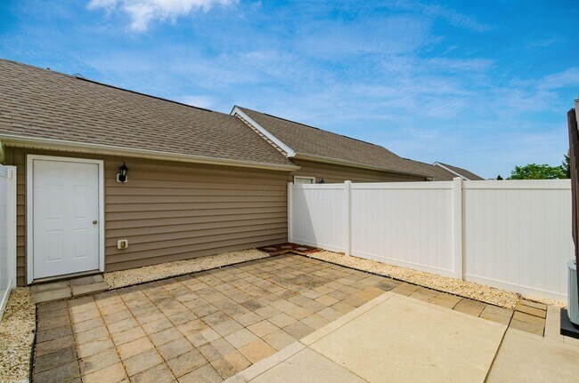 Building Photo - 5267 Cross River Falls Blvd