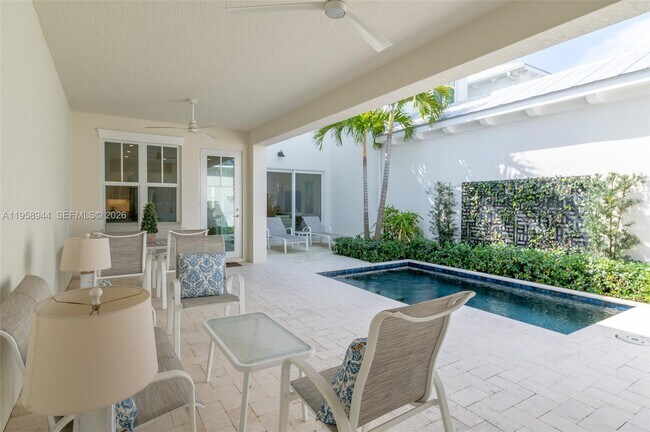 Building Photo - 11269 SE Blair Ln