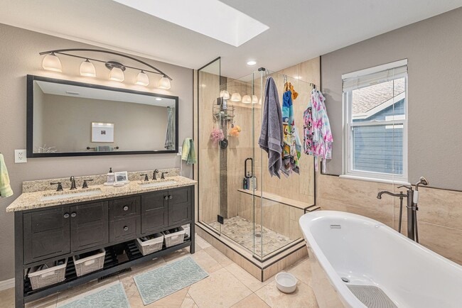 Building Photo - Beautiful West Arvada Home Available Septe...