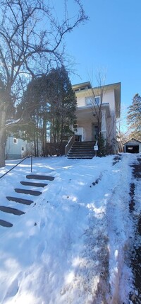 Building Photo - Duluth MN - Single Family Home - 4 Bed - 2...