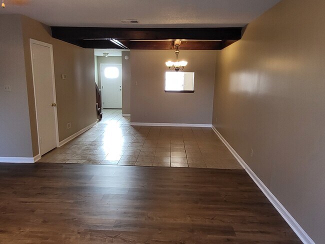 Building Photo - 1285 Banks Mill Rd SE