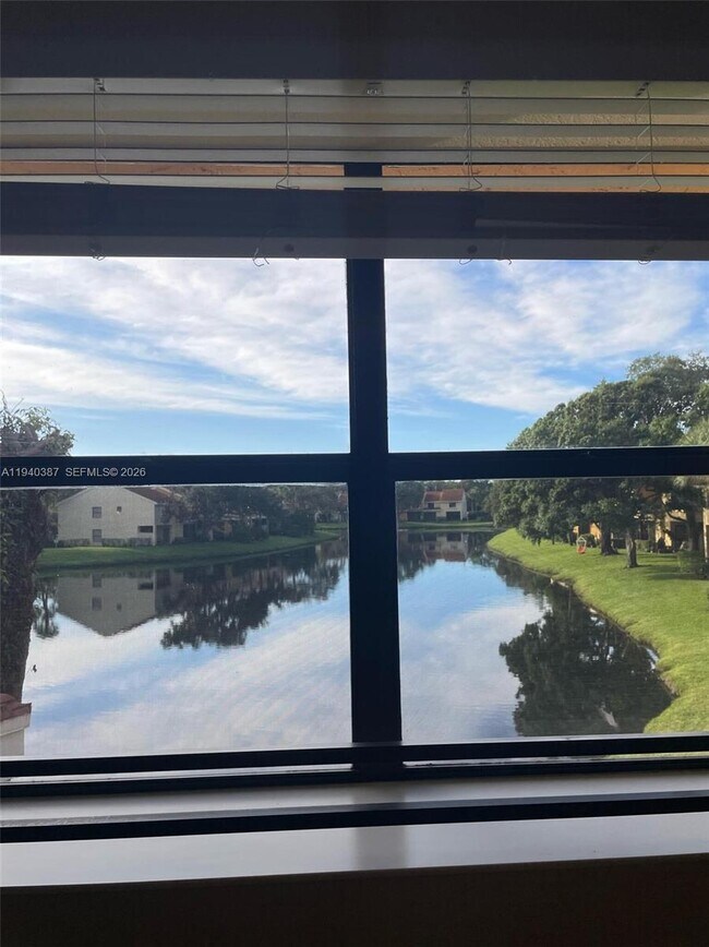 Building Photo - 3702 Coral Tree Cir