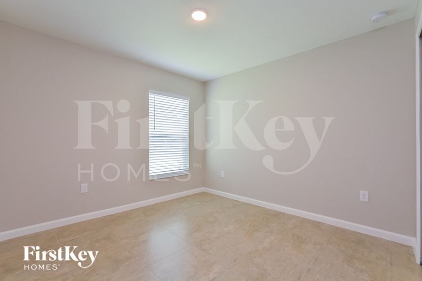 Building Photo - 481 Earhart Dr