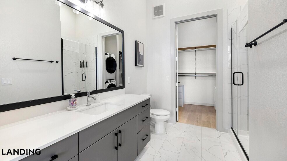 Building Photo - 1345 E 15th St