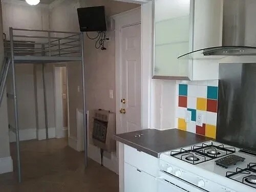 Building Photo - 433 S Douglas St