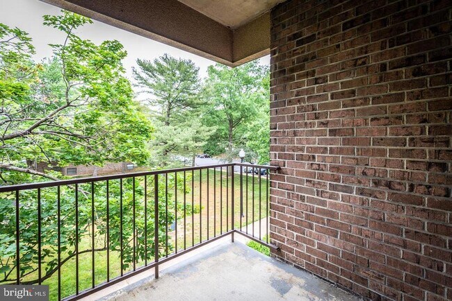 Building Photo - 9 Silverwood Cir