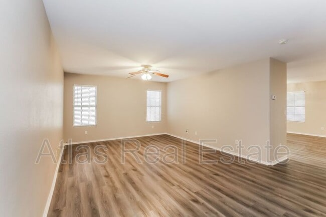 Primary Photo - 5009 Sparkling Sky Ave