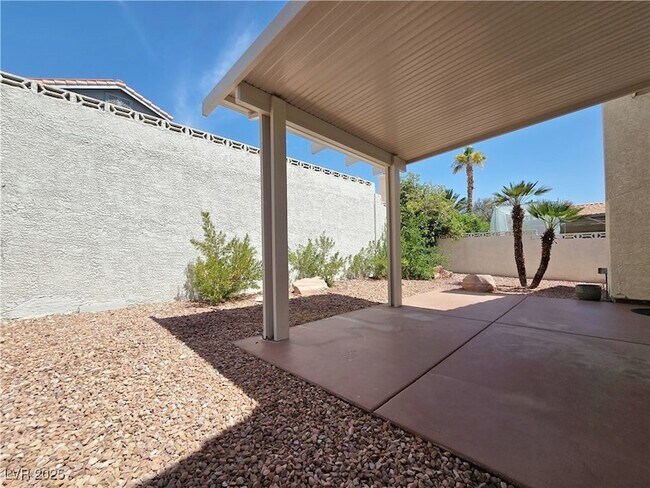 Building Photo - 1909 Scenic Sunrise Dr