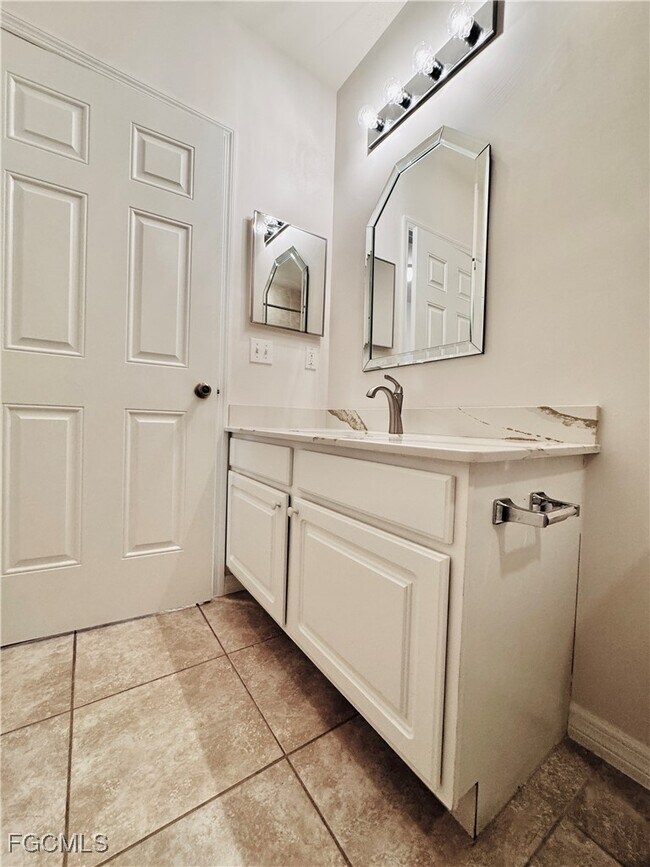 Building Photo - 10010 Maddox Ln