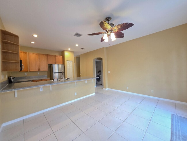 Building Photo - 4434 Lake Lucerne Cir