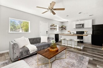 Building Photo - 1848 W Bridge St