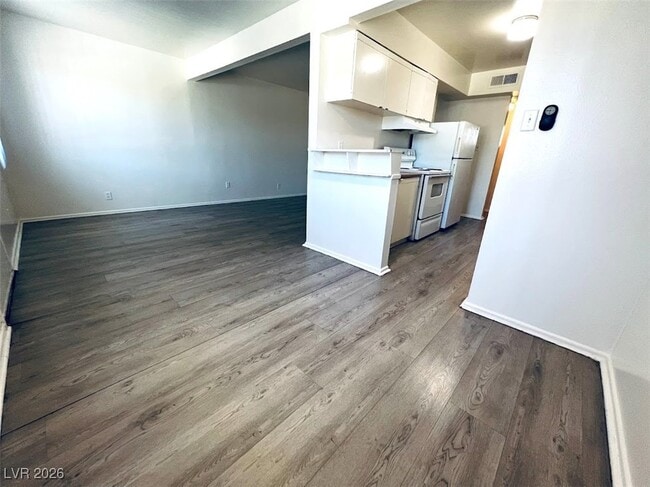 Building Photo - 3772 Royal Crest St