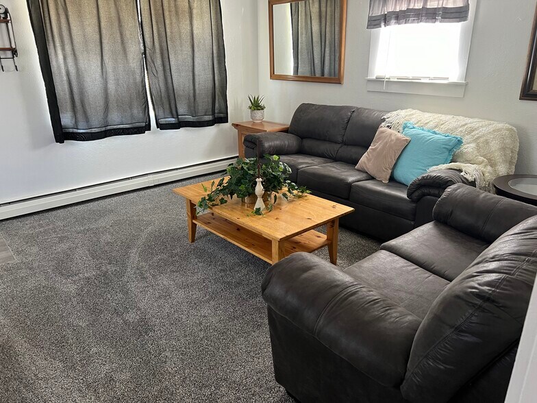 Building Photo - 506 S 5th Ave