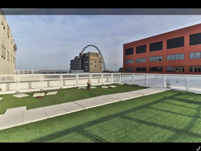 Building Photo - 314 N Broadway