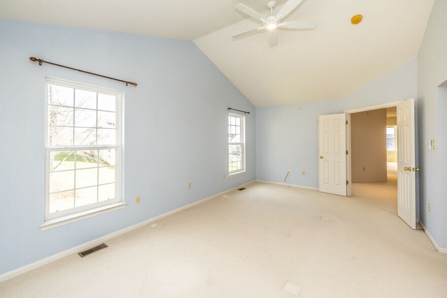Building Photo - 171 Madison Way
