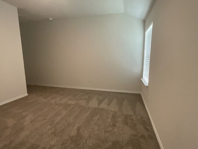 Building Photo - 490 Burnett Trail