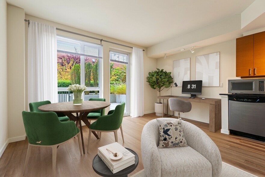 Building Photo - Axis