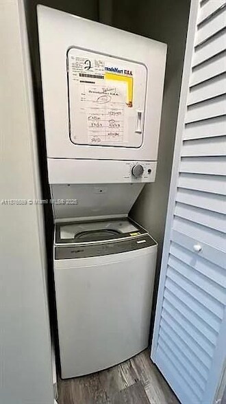 Building Photo - 1701 NW 13th Ct