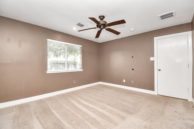 Building Photo - 5806 Sonoma Ridge