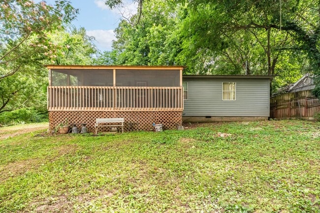 Building Photo - Cozy 2-Bedroom Retreat Near the Lake in Lowell