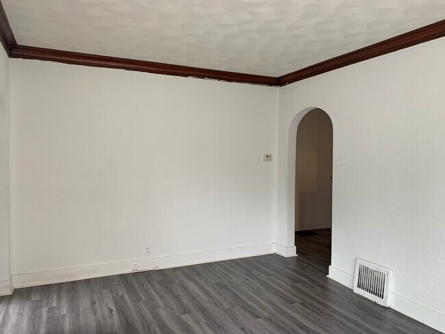 Building Photo - 1212 W Nowland Ave