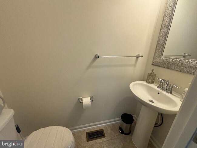 Building Photo - 41717 McMonagle Square